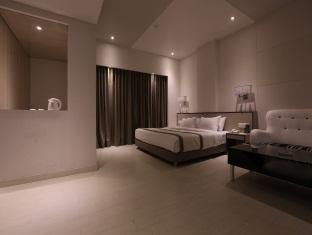 Amaya Hotel Bareilly Bagian luar foto