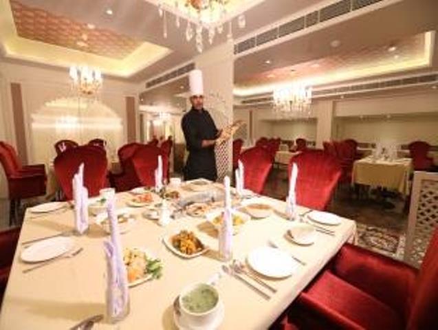 Amaya Hotel Bareilly Bagian luar foto